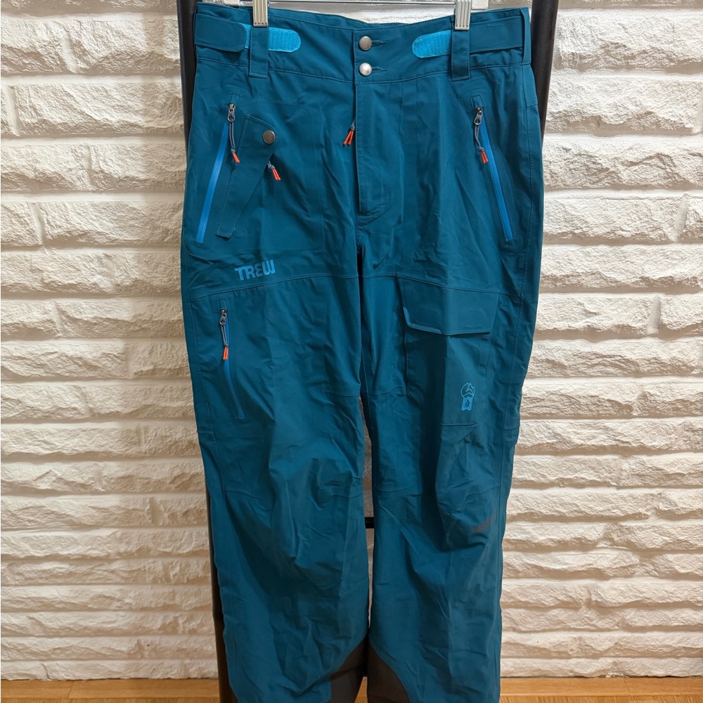 Trew Gear adult small snow pants